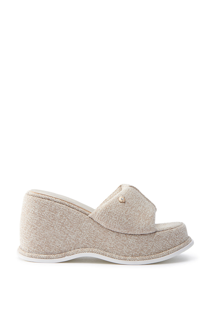 ��AZALEA WANG NATHALIA BEIGE NOVELTY FLATFORM SANDAL