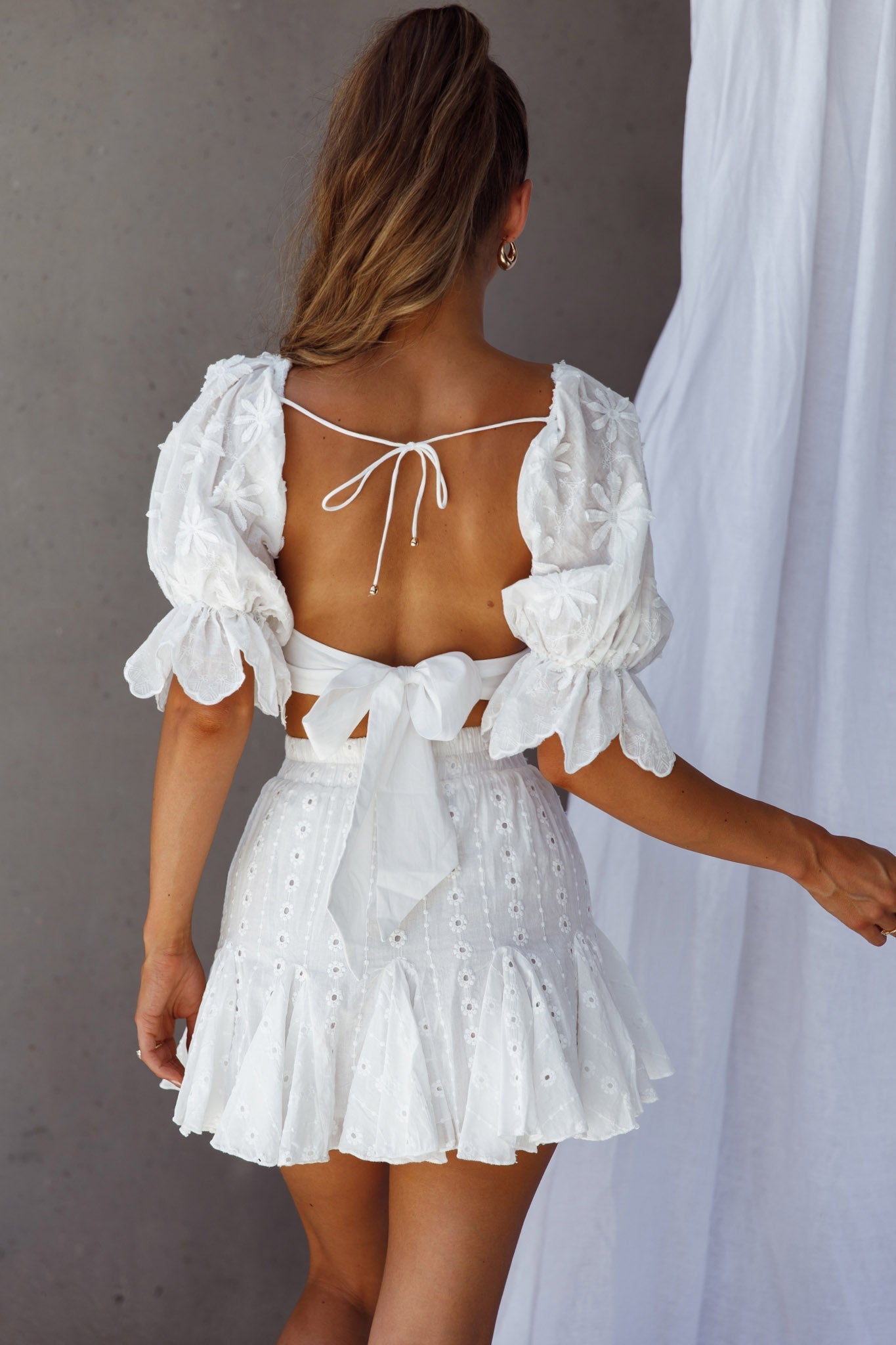 Passing By Tied Back Crop Top White
