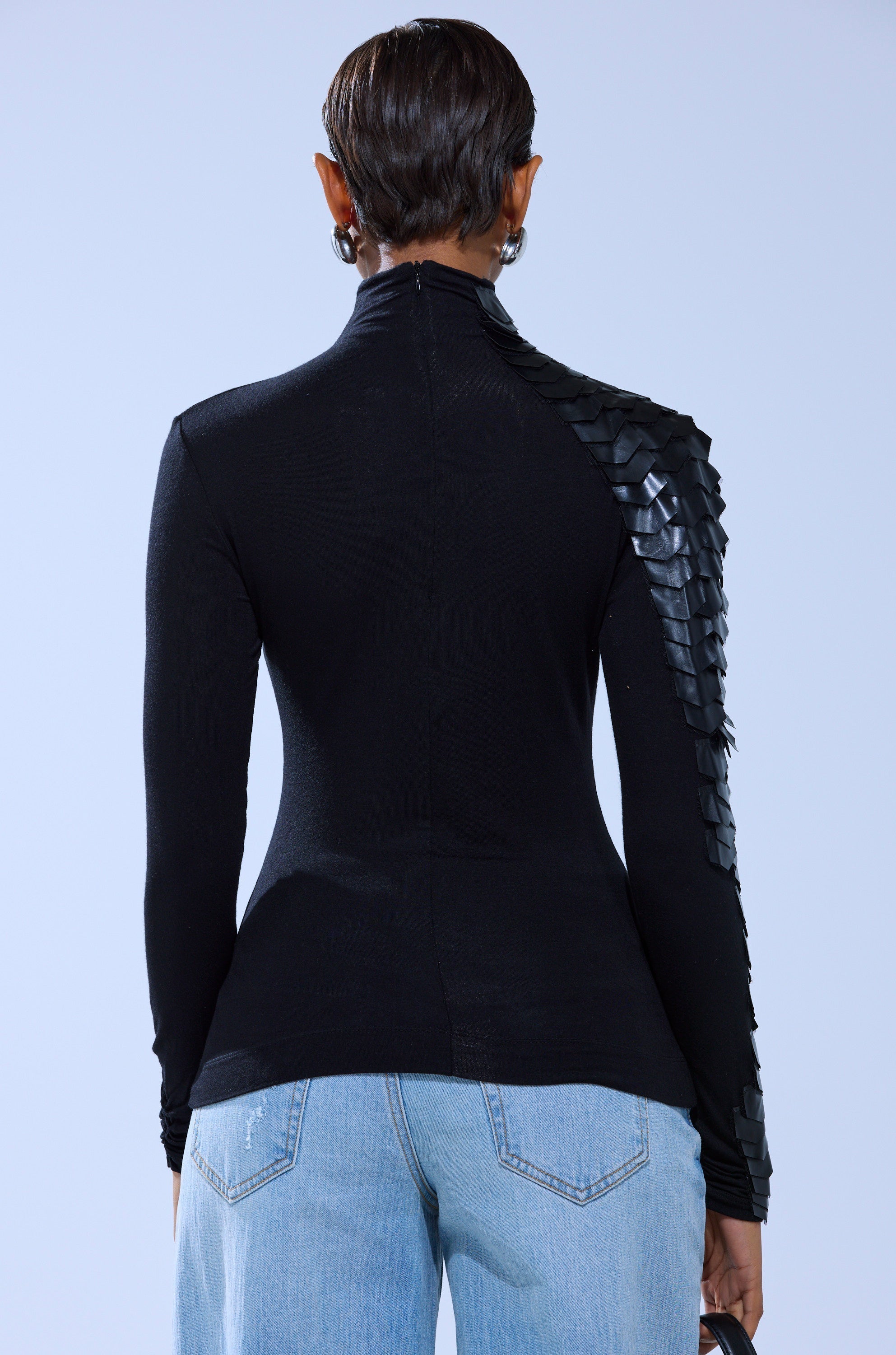 NASTASIA SCALE TOP